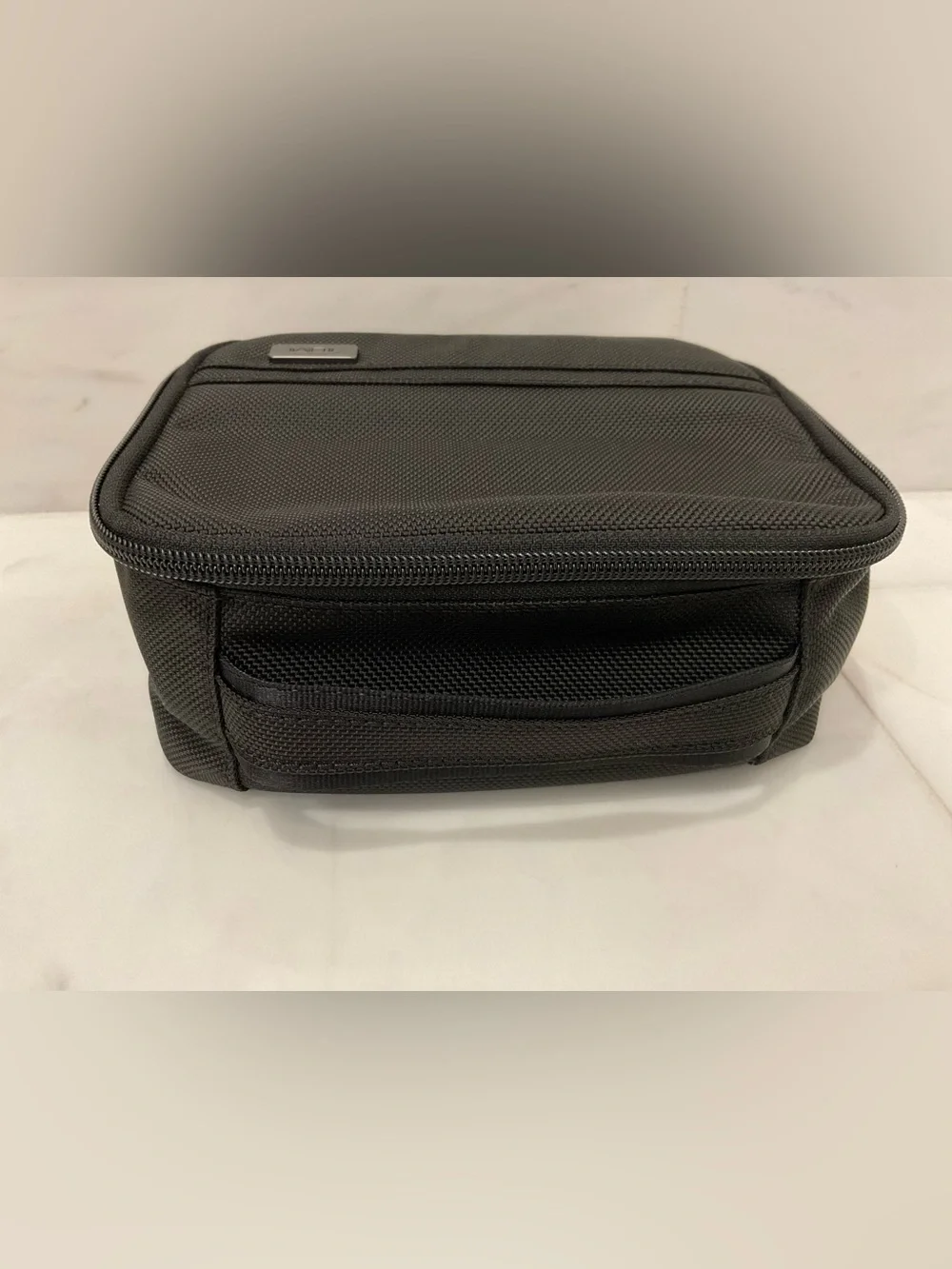 NEW TUMI Zippered CUBE TRAVEL POUCH - Cosmetic Bag - SOLID BLACK